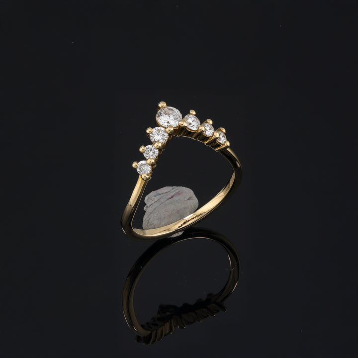 Radiant V‑Arc 9K Gold Diamond Ring