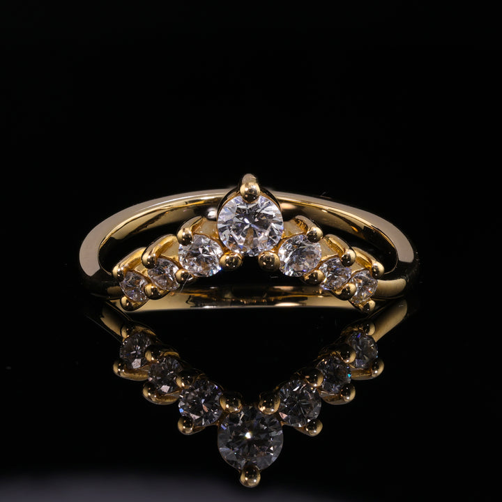 Radiant V‑Arc 9K Gold Diamond Ring